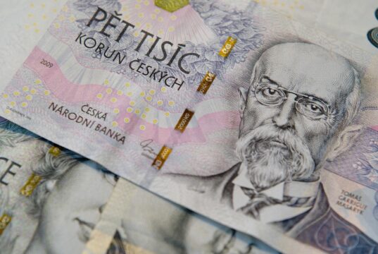 Letní výpadky zakázek: kdo trpí nejvíc a jak se připravit